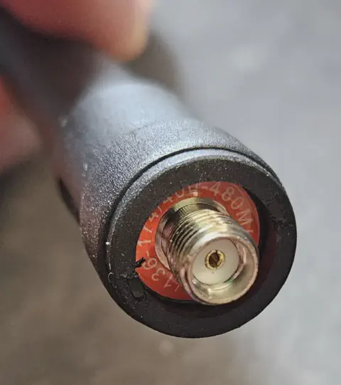 black antenna with sma f connector
